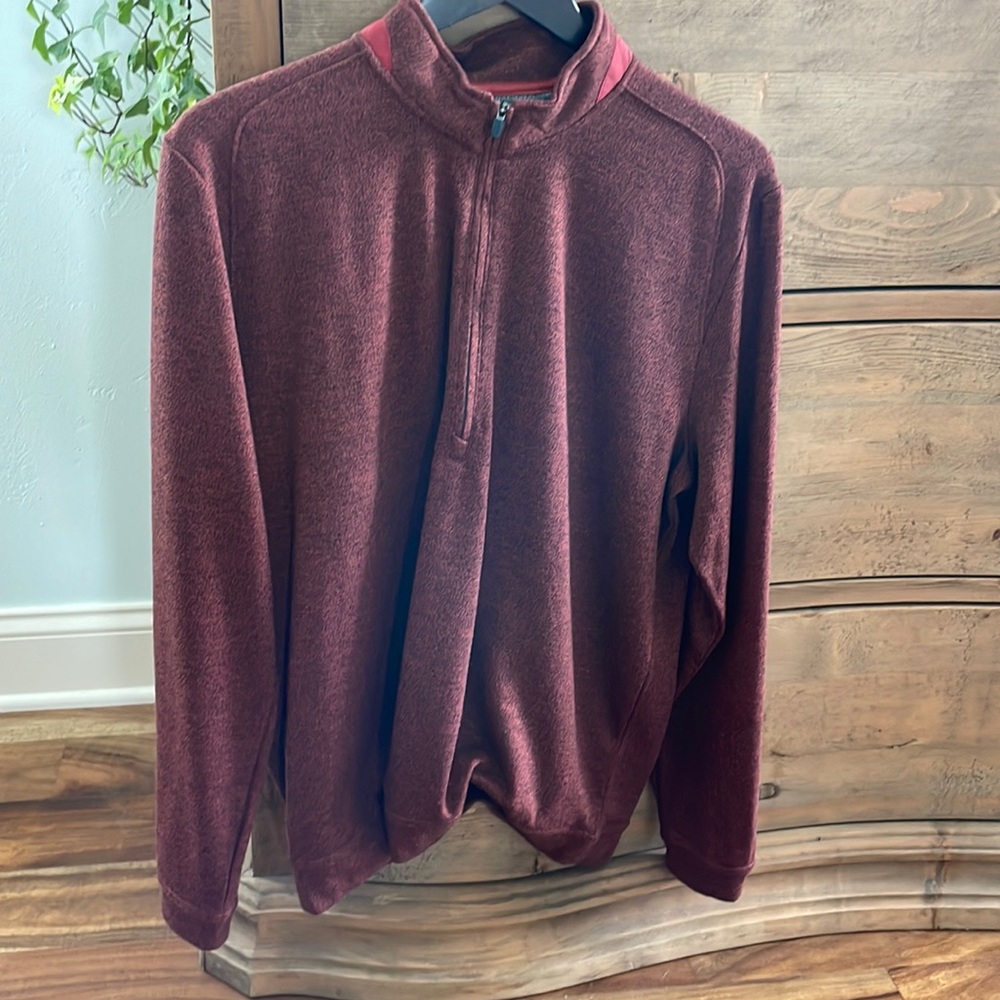 Johnnie O men’s zip sweater
